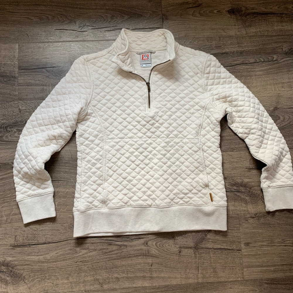 Avalanche Outdoor Supply quilted pullover